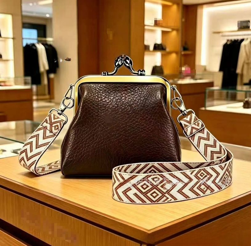 Women's new wide shoulder strap mini clip coin purse crossbody bag