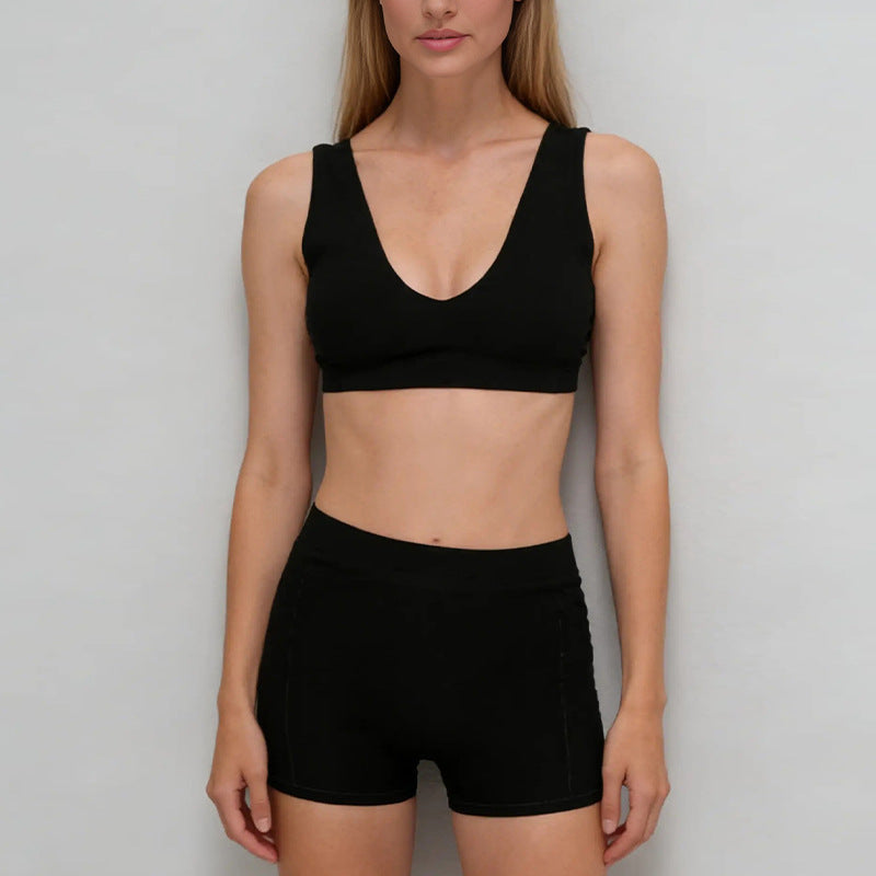Women's new shockproof sports bra three-point shorts yoga suit with chest pad.