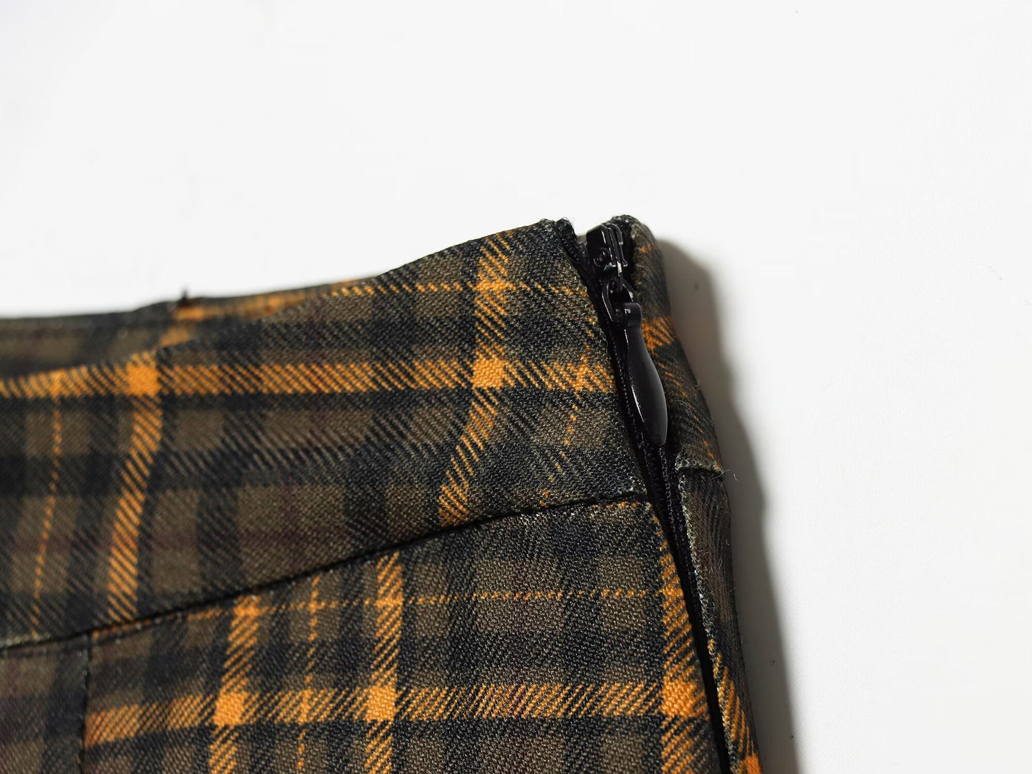 Women's button decoration pleated plaid MIDI skirt