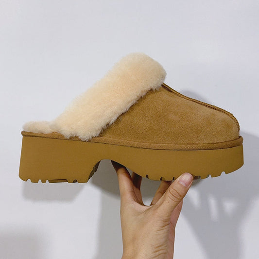Women's snow boots with velvet wedges