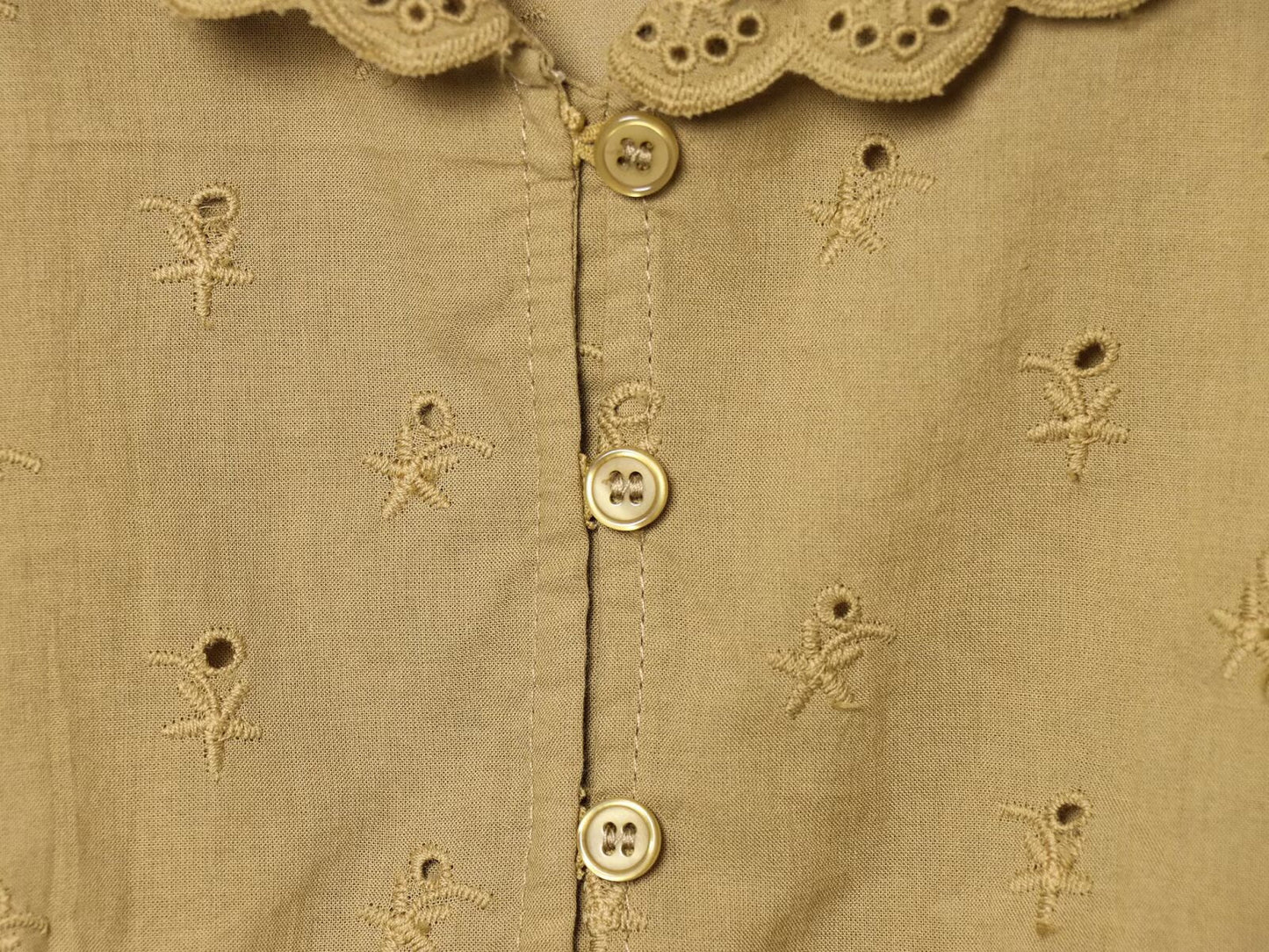Women's short embroidered lapel shirt