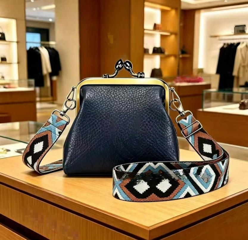 Women's new wide shoulder strap mini clip coin purse crossbody bag