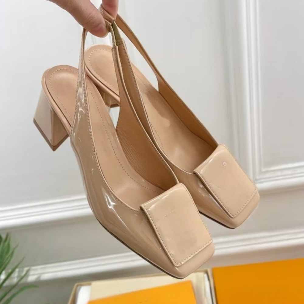 Women's new patent leather shoes with square head, thick heels and low heels have a shoe box