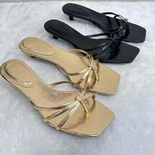 Women's new fashion high-heeled shoes with stiletto toe slippers.