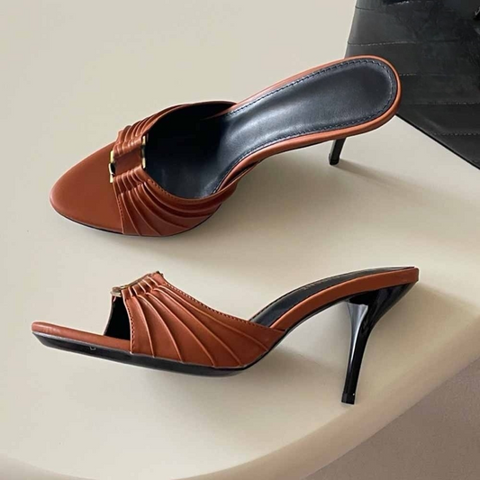 Women's new metal decorative high heels have a shoe box