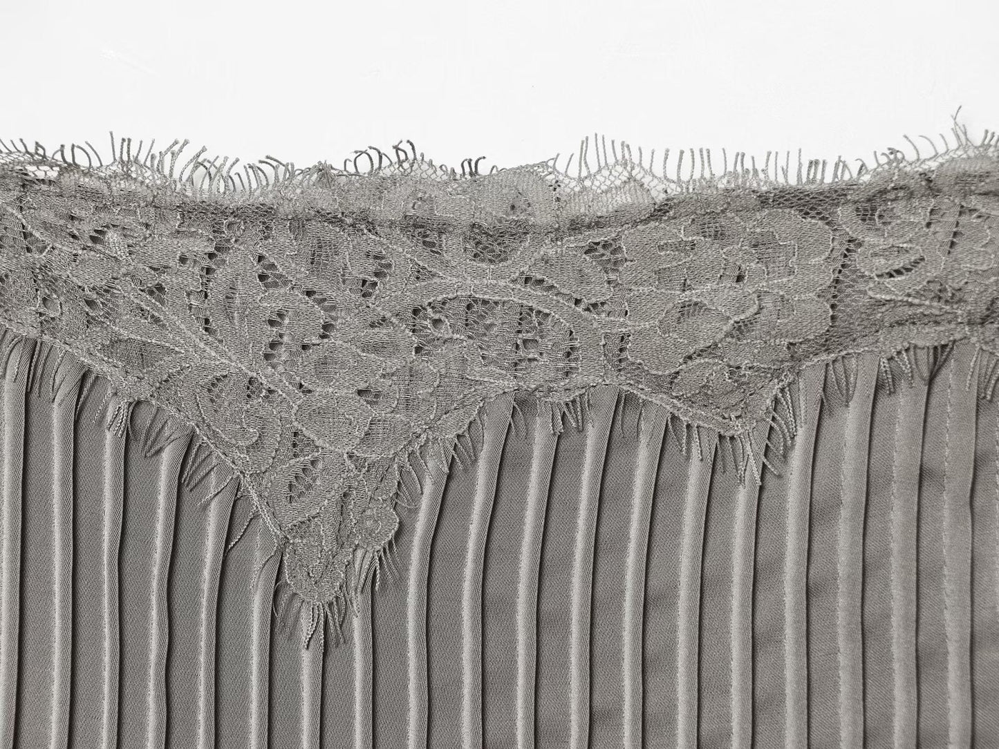 Women's pleated decorative lace suspender dress