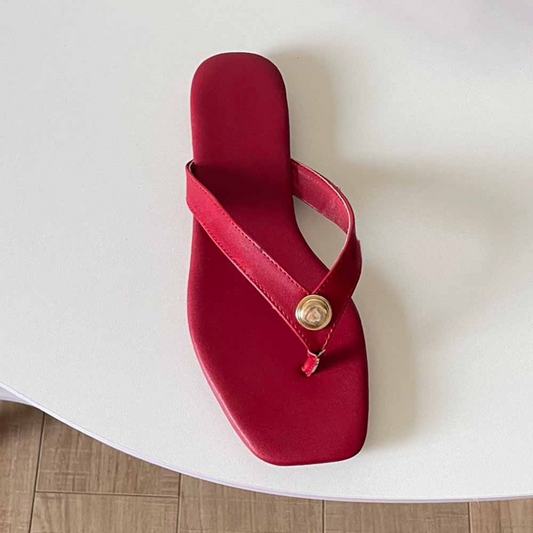 Women's new fashion flower buckle pinch thin-soled slippers have a shoe box