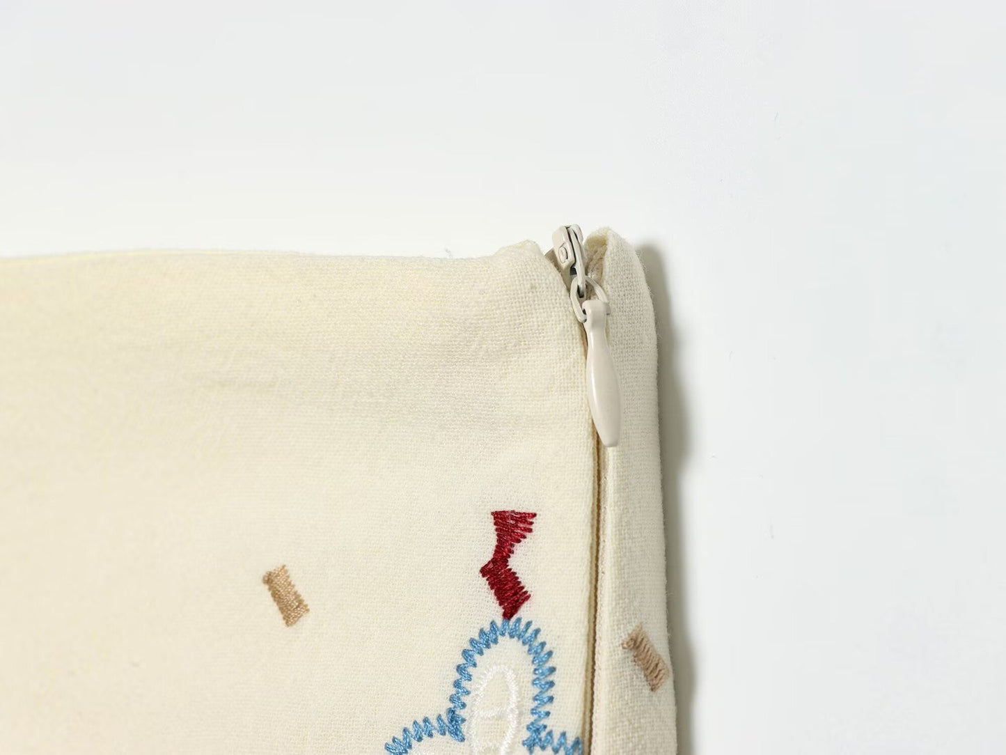 Women's embroidered linen blend shorts