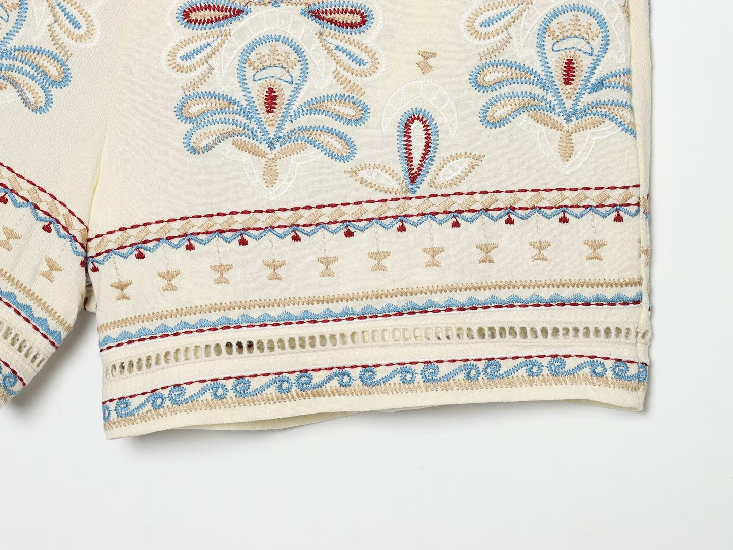 Women's embroidered linen blend shorts