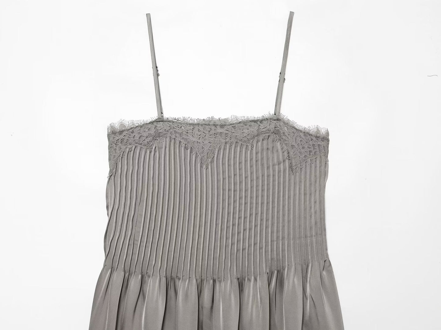 Women's pleated decorative lace suspender dress