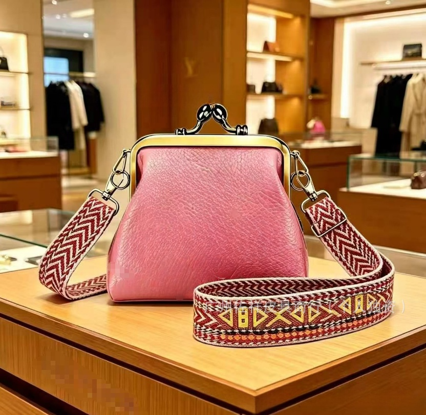 Women's new wide shoulder strap mini clip coin purse crossbody bag