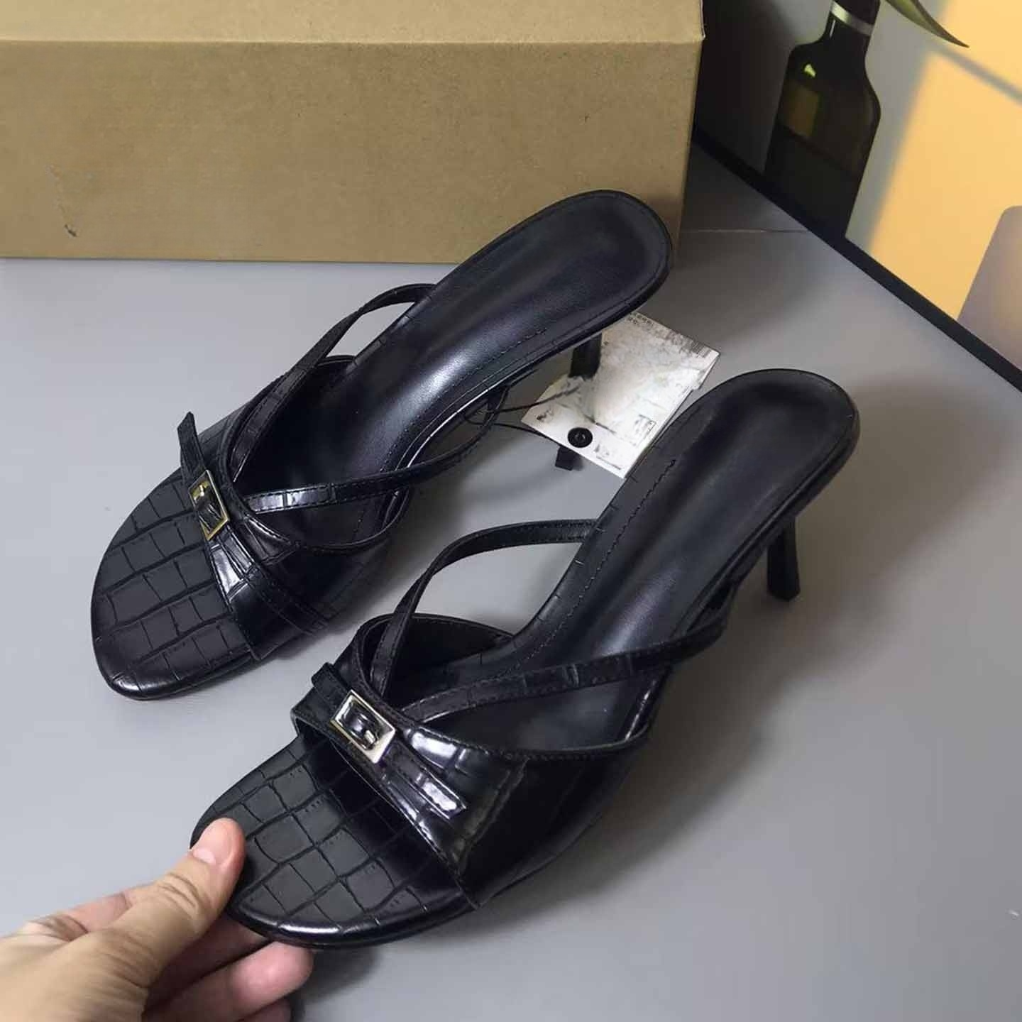 Women's new temperament crocodile pattern high-heeled sandals