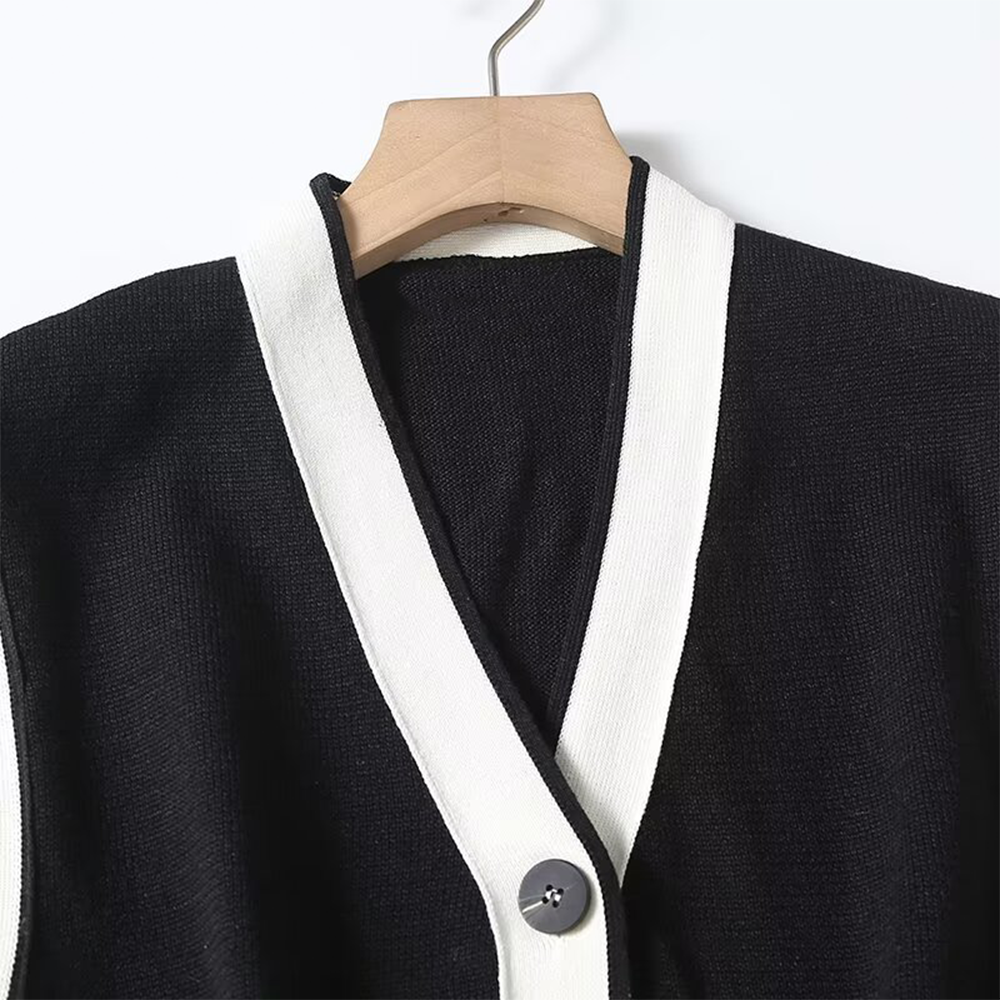 Women's Colorblock Detail Knit Vest