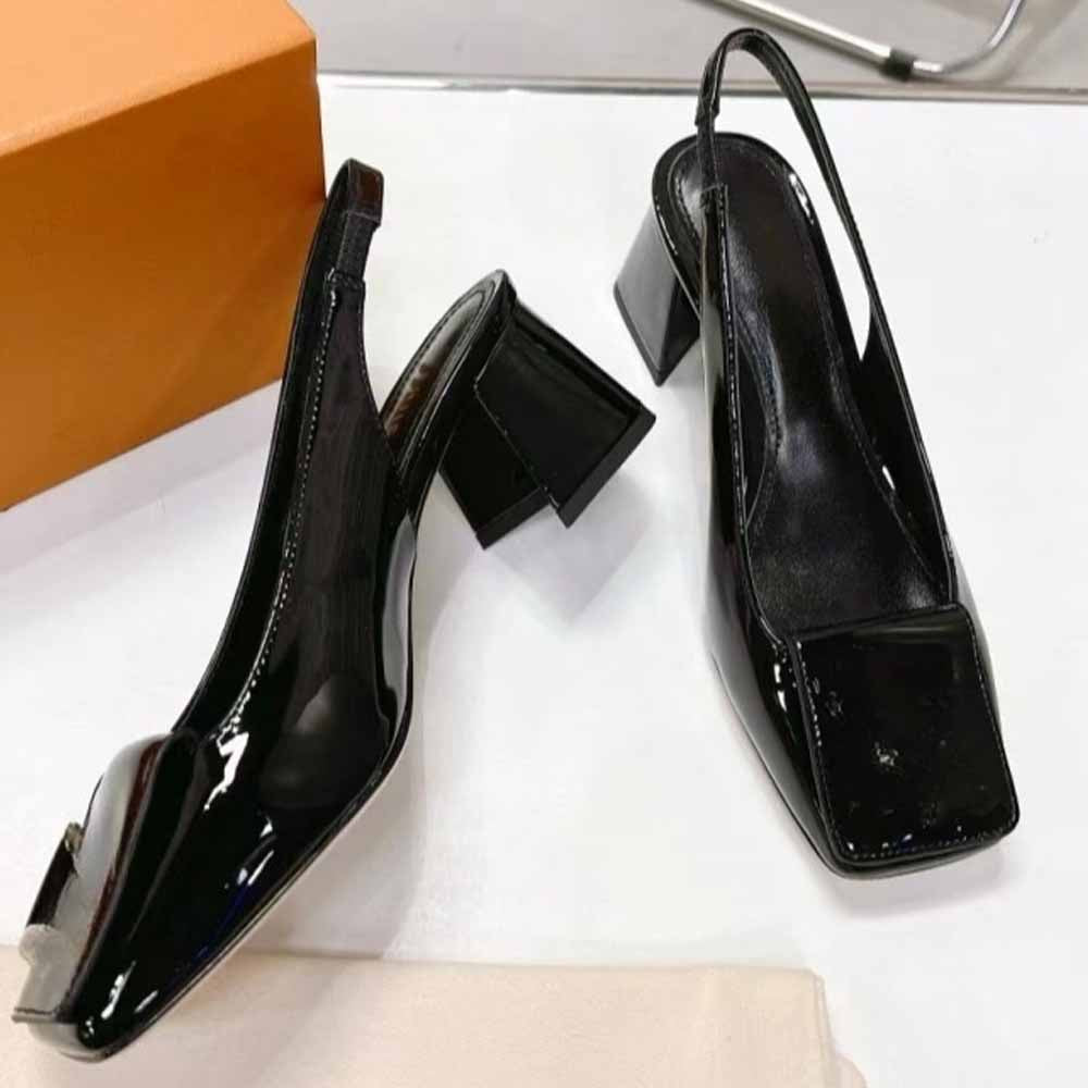 Women's new patent leather shoes with square head, thick heels and low heels have a shoe box