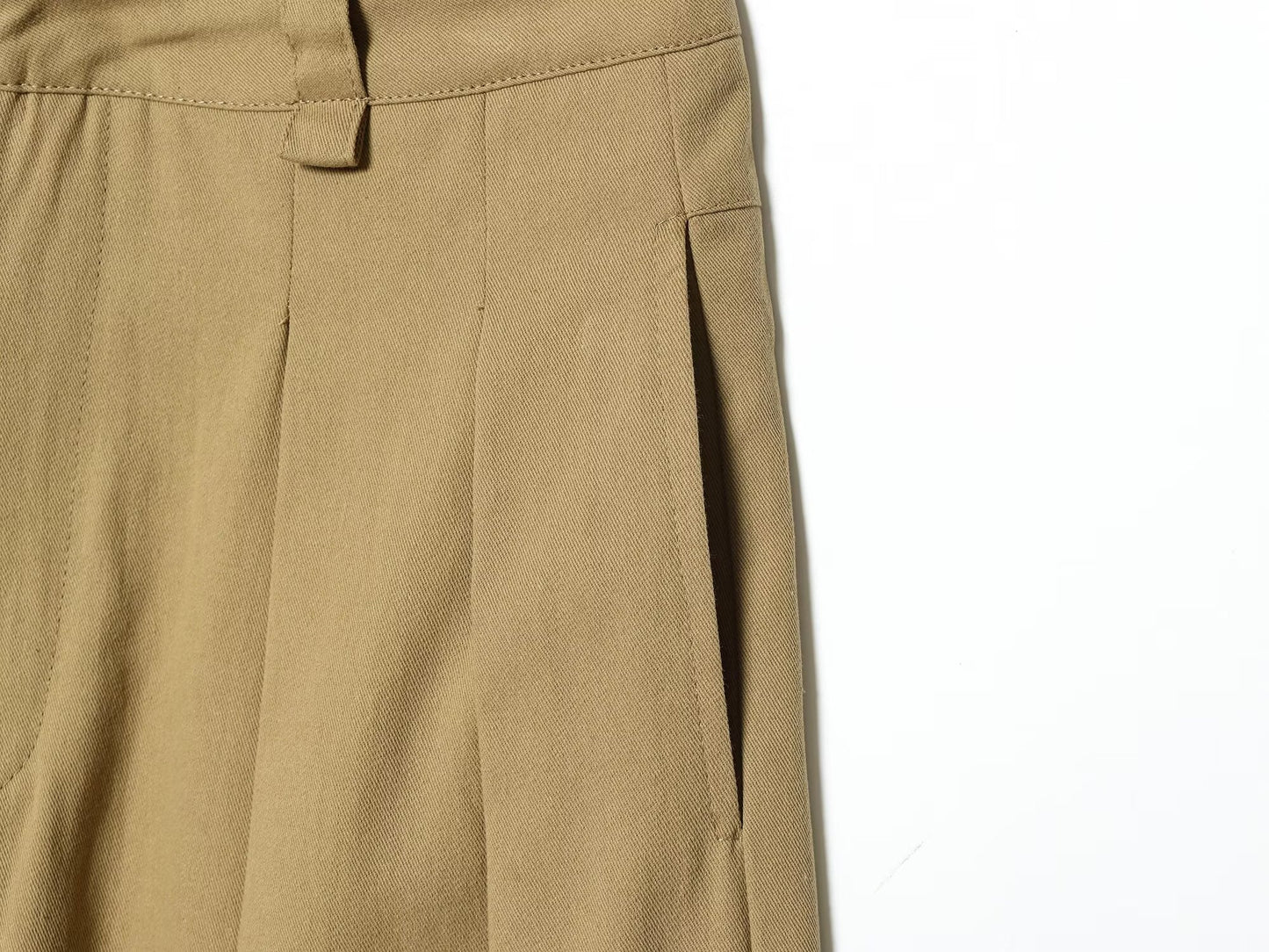 Women's pleated long style casual shorts