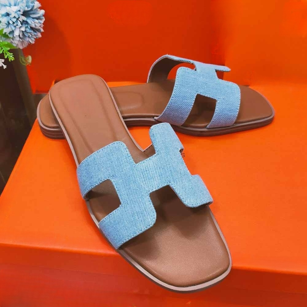 Women's new casual flat sandals slippers have a shoe box