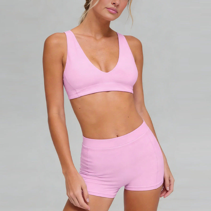 Women's new shockproof sports bra three-point shorts yoga suit with chest pad.