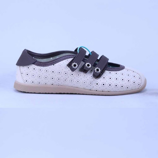 Women's new fashion hook and loop Mary Jane shoes have a shoe box
