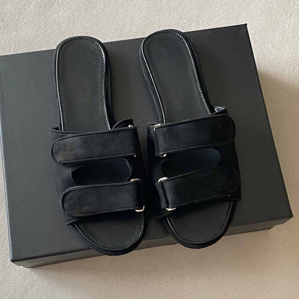 Women's new thin-soled hook and loop slippers have a shoe box.