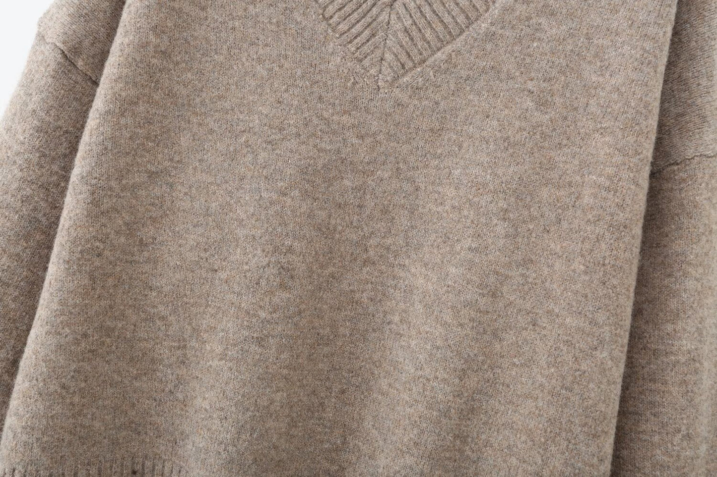 Women's soft textured loose V-neck knitted sweater