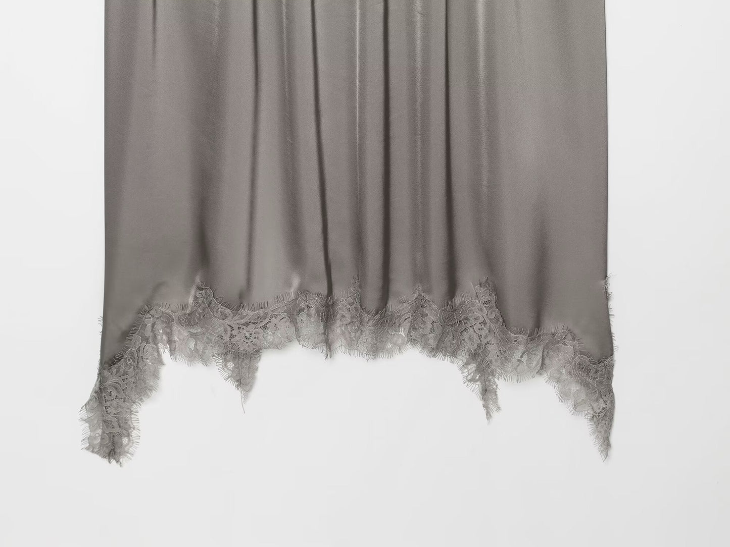 Women's pleated decorative lace suspender dress
